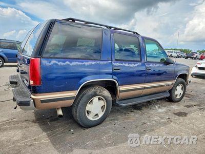 Trzecie zdjęcie samochodu z tyłu: 1998 CHEVROLET TAHOE K1500 VIN:1GNEK13R6WJ335810 - miniatura