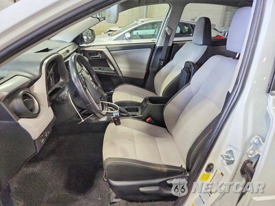 Zdjęcie 7 z 12 samochodu: 2017 TOYOTA RAV4 HYBRID XLE VIN:JTMRJREV4HD086544 - miniatura