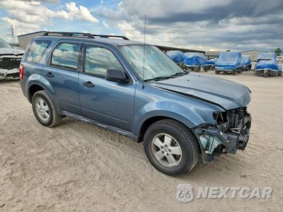 Czwarte zdjęcie samochodu z boku: 2010 FORD ESCAPE XLS VIN:1FMCU0C77AKA09774 - miniatura