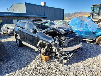 Czwarte zdjęcie samochodu z boku: 2019 TOYOTA RAV4 XLE VIN:JTMP1RFV4KJ002107 - miniatura