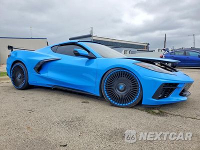 Czwarte zdjęcie samochodu z boku: 2021 CHEVROLET CORVETTE STINGRAY 1LT VIN:1G1YA2D48M5119277 - miniatura