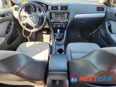 Zdjęcie 8 z 12 samochodu: 2016 VOLKSWAGEN JETTA HYBRID VIN:3VW637AJ0GM390202 - miniatura