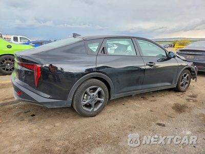 Trzecie zdjęcie samochodu z tyłu: 2025 KIA K4 LXS VIN:3KPFT4DE0SE169282 - miniatura