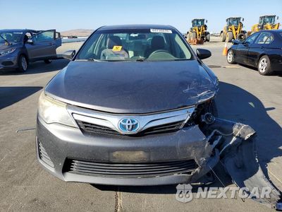 Piąte zdjęcie samochodu w środku: 2012 TOYOTA CAMRY HYBRID LE VIN:4T1BD1FK5CU055807 - miniatura