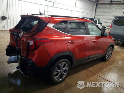 Trzecie zdjęcie samochodu z tyłu: 2024 KIA SELTOS S VIN:KNDEUCAA7R7608315 - miniatura