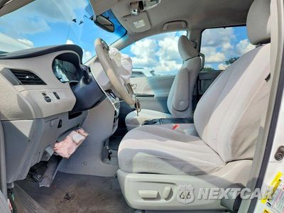 Zdjęcie 7 z 13 samochodu: 2011 TOYOTA SIENNA LE VIN:5TDKK3DC7BS024773 - miniatura