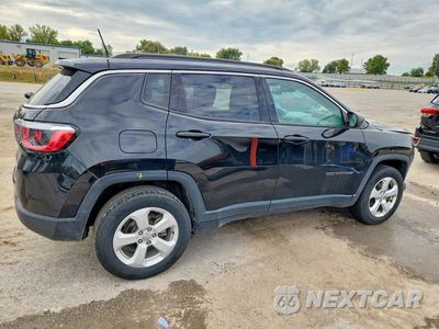 Trzecie zdjęcie samochodu z tyłu: 2019 JEEP COMPASS LATITUDE VIN:3C4NJDBB8KT596828 - miniatura