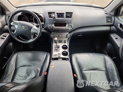 Zdjęcie 8 z 13 samochodu: 2012 TOYOTA HIGHLANDER SE VIN:5TDBK3EH3CS094895 - miniatura