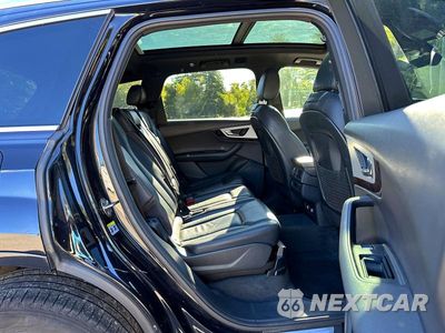 Piąte zdjęcie samochodu w środku: 2018 AUDI Q7 PREMIUM VIN:WA1AHAF70JD007669 - miniatura