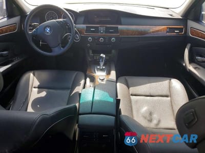 Zdjęcie 8 z 12 samochodu: 2009 BMW 528 I VIN:WBANU53559C121145 - miniatura