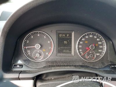 Zdjęcie 9 z 12 samochodu: 2010 VOLKSWAGEN JETTA SE VIN:3VWRX7AJ2AM124561 - miniatura