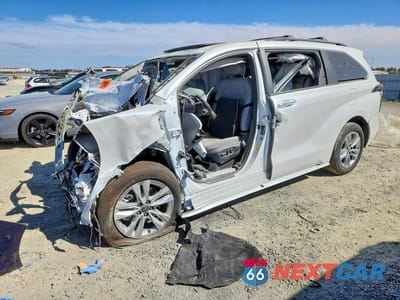 2026 TOYOTA SIENNA XLE 7-PASSENGER 5TDYSKFC7TS234664 - główne zdjęcie licytacji z USA - miniatura