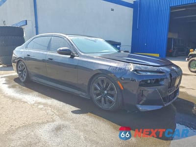Czwarte zdjęcie samochodu z boku: 2025 BMW I7 XDRIVE60 VIN:WBY53EJ08SCT50453 - miniatura