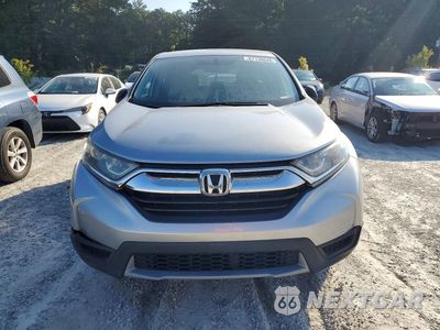 Piąte zdjęcie samochodu w środku: 2017 HONDA CR-V LX VIN:7FARW5H36HE000796 - miniatura