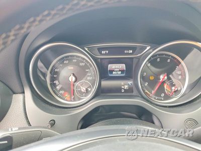 Zdjęcie 9 z 12 samochodu: 2018 MERCEDES-BENZ CLA 250 VIN:WDDSJ4EB2JN689671 - miniatura