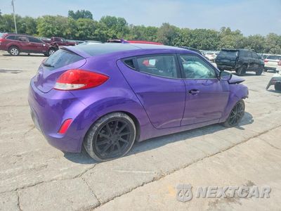 Trzecie zdjęcie samochodu z tyłu: 2013 HYUNDAI VELOSTER BASE VIN:KMHTC6AD8DU143443 - miniatura