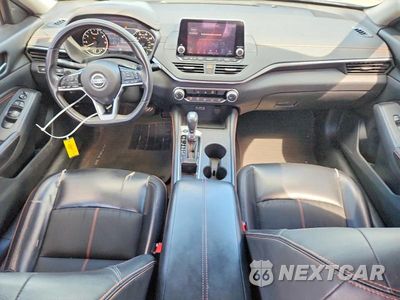Zdjęcie 8 z 12 samochodu: 2019 NISSAN ALTIMA SR VIN:1N4BL4CV8KN320564 - miniatura