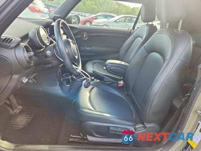 Zdjęcie 7 z 13 samochodu: 2020 MINI COOPER VIN:WMWWJ3C05L3L06213 - miniatura