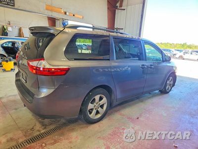 Trzecie zdjęcie samochodu z tyłu: 2015 TOYOTA SIENNA LE VIN:5TDKK3DC9FS583635 - miniatura