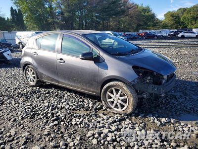 Czwarte zdjęcie samochodu z boku: 2014 TOYOTA PRIUS C FOUR VIN:JTDKDTB3XE1574175 - miniatura