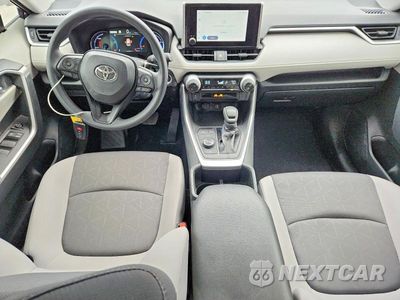 Zdjęcie 8 z 13 samochodu: 2025 TOYOTA RAV4 HYBRID XLE VIN:JTMRWRFV2SJ075051 - miniatura
