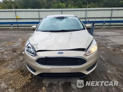 Piąte zdjęcie samochodu w środku: 2018 FORD FOCUS SE VIN:1FADP3F26JL267544 - miniatura