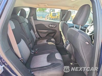 Zdjęcie 10 z 12 samochodu: 2016 JEEP CHEROKEE SPORT VIN:1C4PJLAB0GW230349 - miniatura