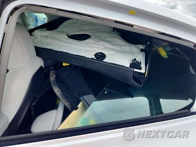 Zdjęcie 13 z 14 samochodu: 2022 TESLA MODEL Y VIN:7SAYGDEE4NF391210 - miniatura