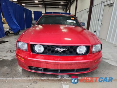 Piąte zdjęcie samochodu w środku: 2006 FORD MUSTANG GT VIN:1ZVFT82H965141905 - miniatura