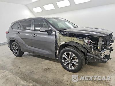 Czwarte zdjęcie samochodu z boku: 2024 TOYOTA HIGHLANDER XLE VIN:5TDKDRBHXRS557755 - miniatura