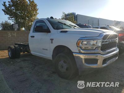 Czwarte zdjęcie samochodu z boku: 2019 RAM 3500 VIN:3C7WRSBJ1KG538421 - miniatura