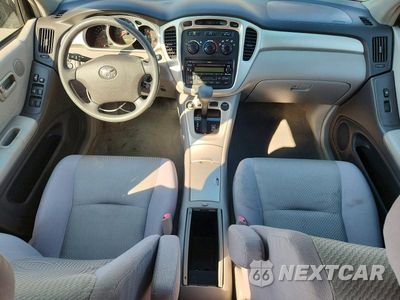 Zdjęcie 8 z 13 samochodu: 2004 TOYOTA HIGHLANDER BASE VIN:JTEGD21A440104157 - miniatura