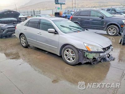 Czwarte zdjęcie samochodu z boku: 2007 HONDA ACCORD EX VIN:1HGCM56837A111997 - miniatura
