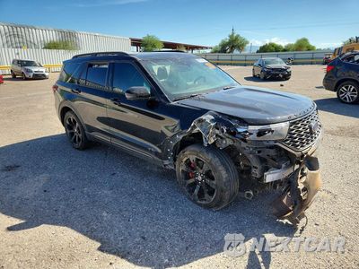 Czwarte zdjęcie samochodu z boku: 2021 FORD EXPLORER ST VIN:1FM5K8GC1MGB60640 - miniatura