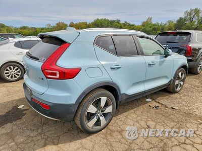 Trzecie zdjęcie samochodu z tyłu: 2019 VOLVO XC40 T5 MOMENTUM VIN:YV4162UK0K2104423 - miniatura
