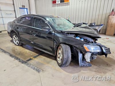 Czwarte zdjęcie samochodu z boku: 2012 VOLKSWAGEN PASSAT SE VIN:1VWBP7A33CC101796 - miniatura
