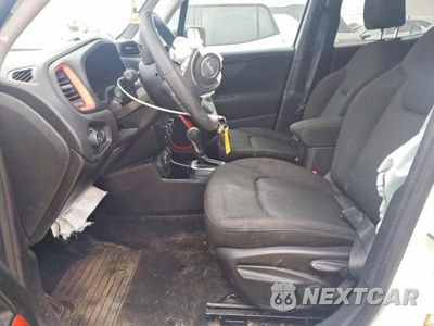 Zdjęcie 7 z 12 samochodu: 2018 JEEP RENEGADE SPORT VIN:ZACCJBAB3JPH35105 - miniatura
