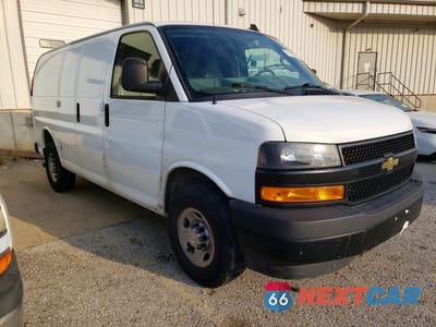Czwarte zdjęcie samochodu z boku: 2021 CHEVROLET EXPRESS G2500 VIN:1GCWGAF74M1163783 - miniatura