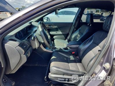 Zdjęcie 7 z 12 samochodu: 2016 HONDA ACCORD SPORT VIN:1HGCR2F50GA236722 - miniatura