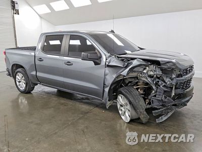 Czwarte zdjęcie samochodu z boku: 2021 CHEVROLET SILVERADO C1500 CUSTOM VIN:3GCPWBEK6MG201776 - miniatura