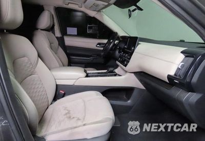 Piąte zdjęcie samochodu w środku: 2022 NISSAN PATHFINDER SV VIN:5N1DR3BA2NC240232 - miniatura