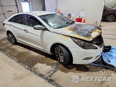 Czwarte zdjęcie samochodu z boku: 2013 HYUNDAI SONATA SE VIN:5NPEC4ACXDH717043 - miniatura