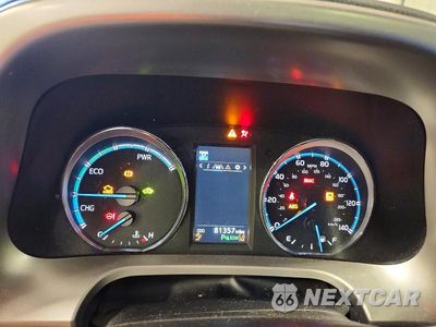 Zdjęcie 9 z 12 samochodu: 2018 TOYOTA RAV4 HV LIMITED VIN:JTMDJREV7JD180076 - miniatura