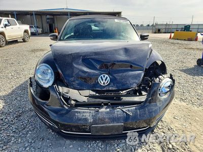 Piąte zdjęcie samochodu w środku: 2018 VOLKSWAGEN BEETLE S VIN:3VW5DAAT4JM516012 - miniatura
