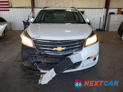 Piąte zdjęcie samochodu w środku: 2017 CHEVROLET TRAVERSE LT VIN:1GNKVGKD8HJ134223 - miniatura