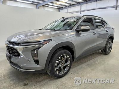 2024 CHEVROLET TRAX 1LT KL77LHE29RC145190 - główne zdjęcie licytacji z USA - miniatura