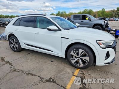 Czwarte zdjęcie samochodu z boku: 2024 AUDI Q8 E-TRON PREMIUM VIN:WA14AAGE8RB057919 - miniatura