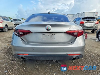 Zdjęcie 6 z 12 samochodu: 2017 ALFA ROMEO GIULIA TI VIN:ZARFAECN3H7537000 - miniatura