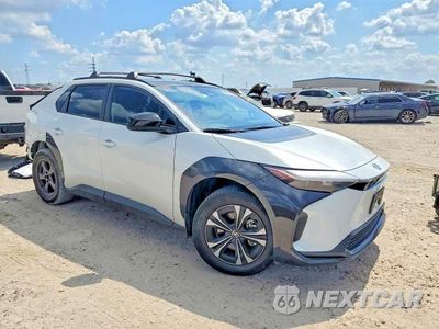 Czwarte zdjęcie samochodu z boku: 2024 TOYOTA BZ4X XLE VIN:JTMAAAAA2RA035029 - miniatura
