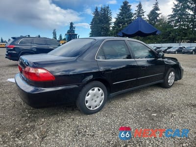 Trzecie zdjęcie samochodu z tyłu: 2000 HONDA ACCORD LX VIN:JHMCG5642YC028150 - miniatura